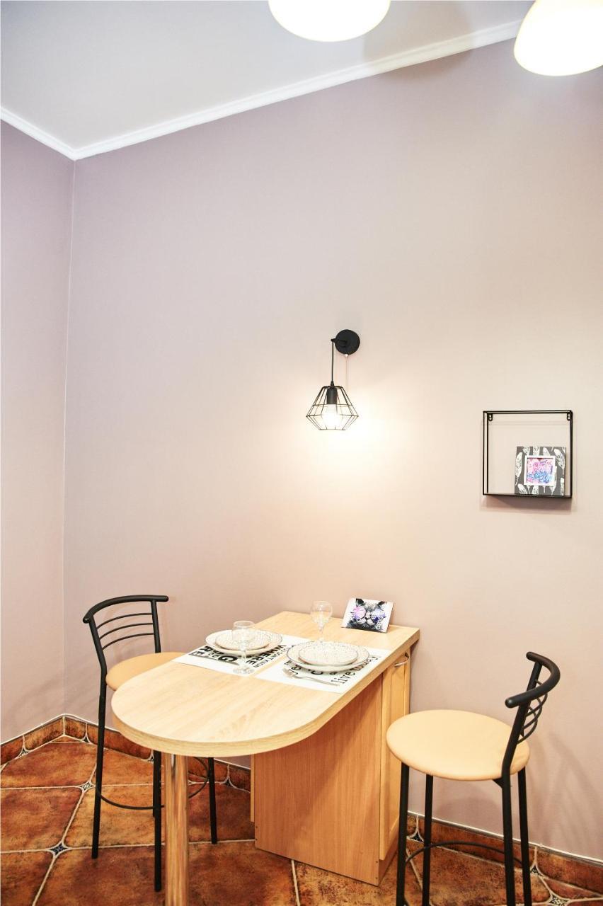 Designer Apartment In The Center Lviv Bagian luar foto