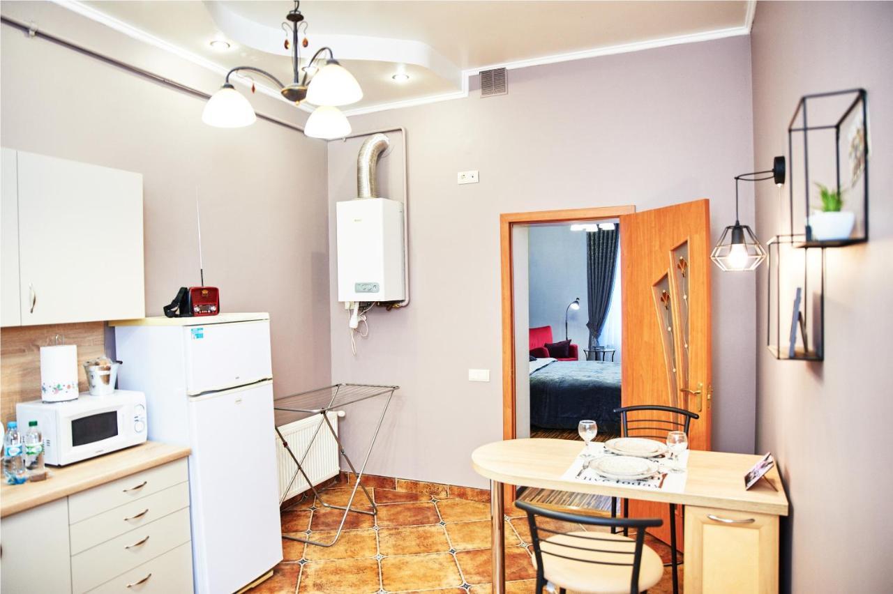 Designer Apartment In The Center Lviv Bagian luar foto